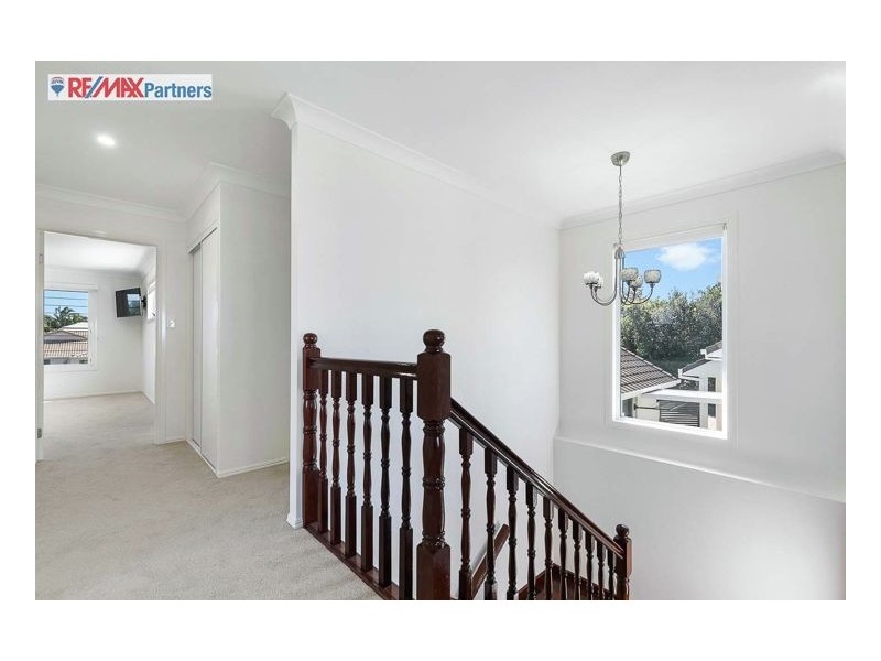 22 Skinner Crescent, Urangan QLD 4655