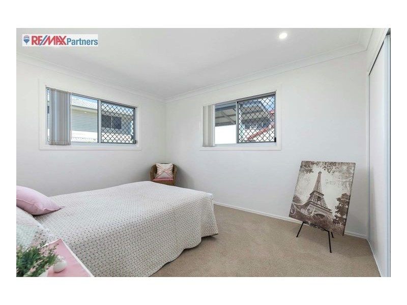 22 Skinner Crescent, Urangan QLD 4655