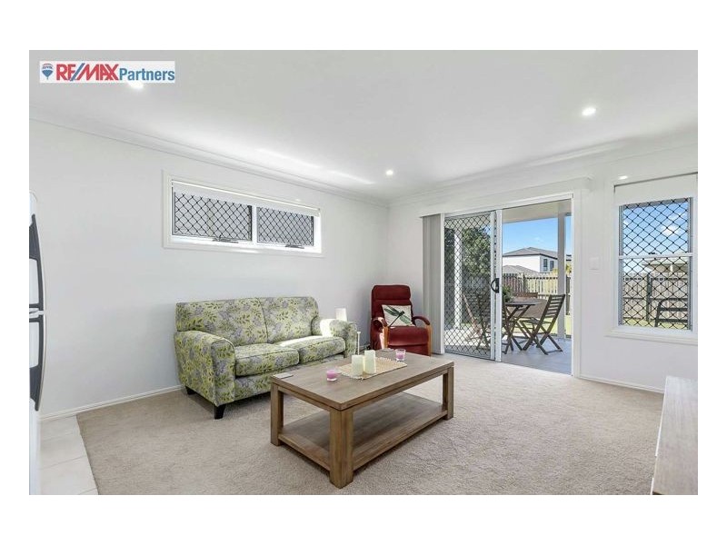 22 Skinner Crescent, Urangan QLD 4655