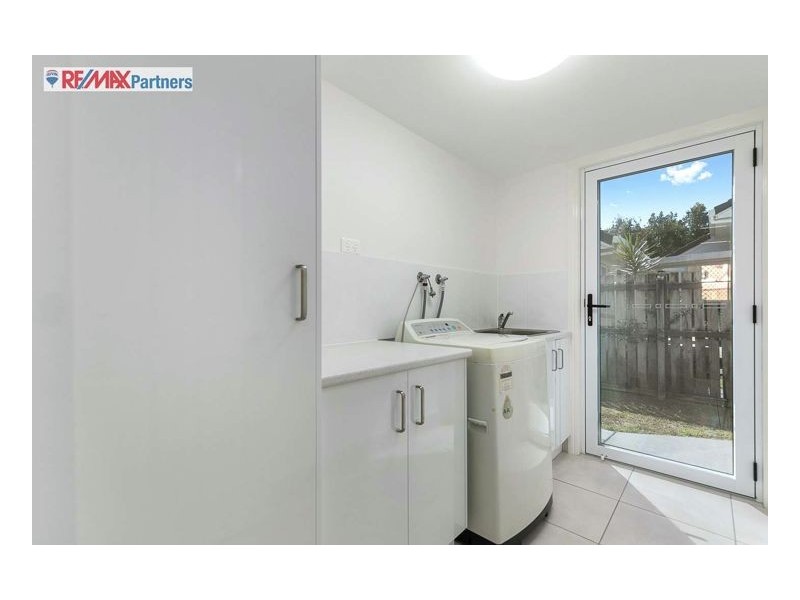 22 Skinner Crescent, Urangan QLD 4655