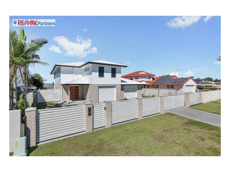 22 Skinner Crescent, Urangan QLD 4655