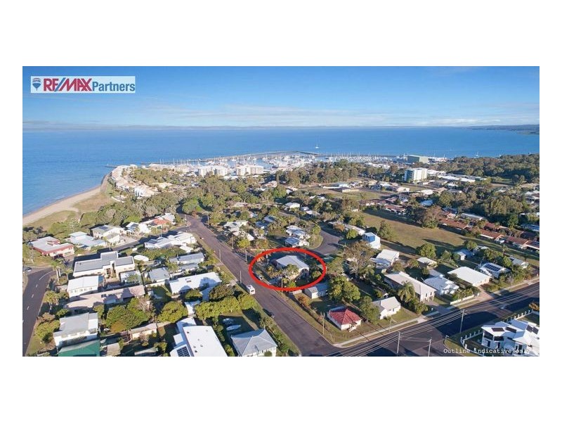1 Crescent Street, Urangan QLD 4655