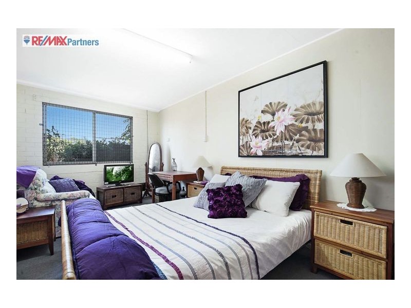 1 Crescent Street, Urangan QLD 4655