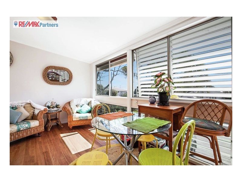 1 Crescent Street, Urangan QLD 4655