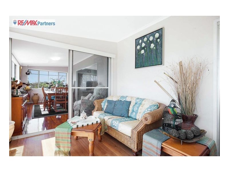 1 Crescent Street, Urangan QLD 4655