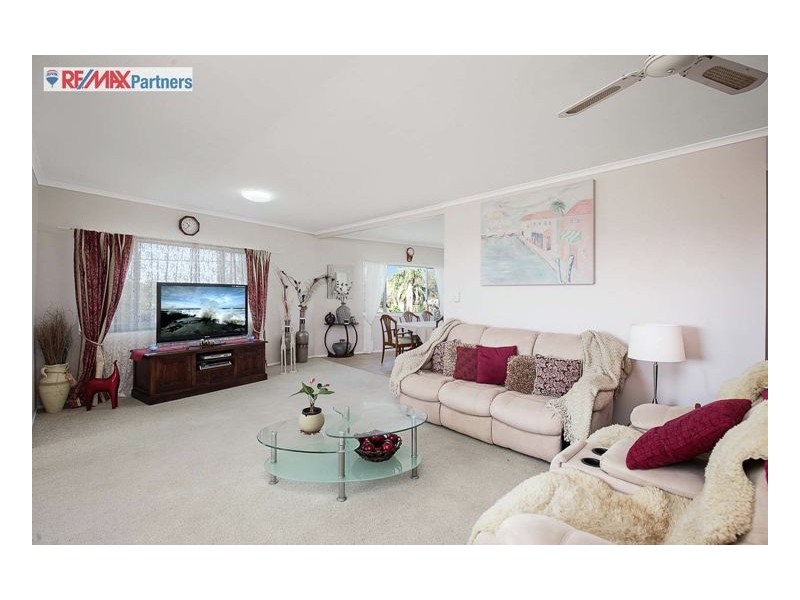 1 Crescent Street, Urangan QLD 4655