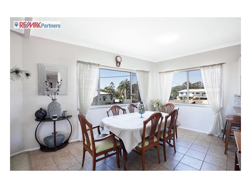 1 Crescent Street, Urangan QLD 4655