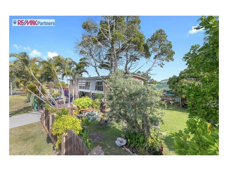 1 Crescent Street, Urangan QLD 4655