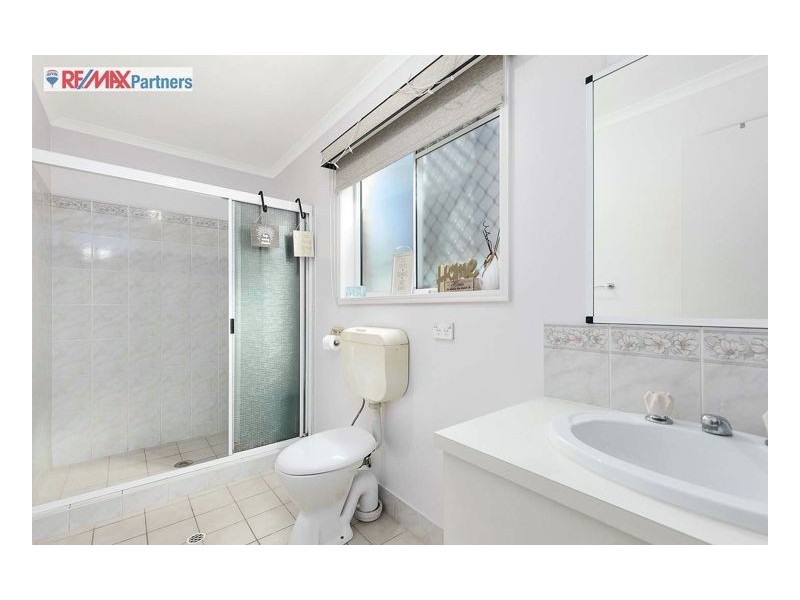 12 Golden Court, Kawungan QLD 4655