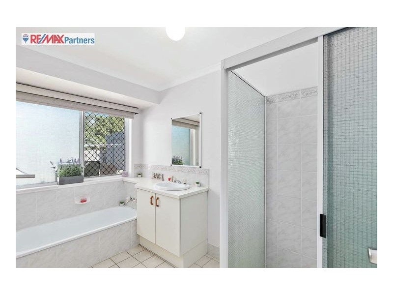 12 Golden Court, Kawungan QLD 4655