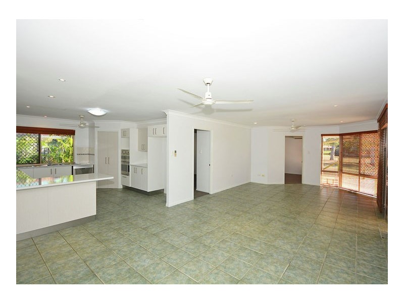 22 Lester Crescent, Torquay QLD 4655