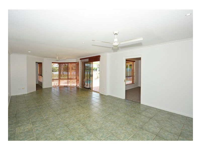 22 Lester Crescent, Torquay QLD 4655