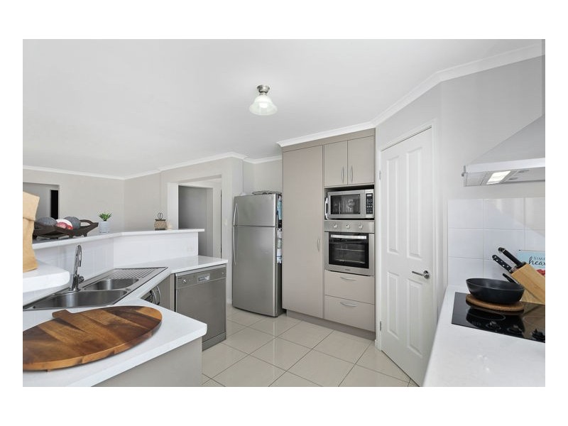 7 Barramundi Drive, Burrum Heads QLD 4659