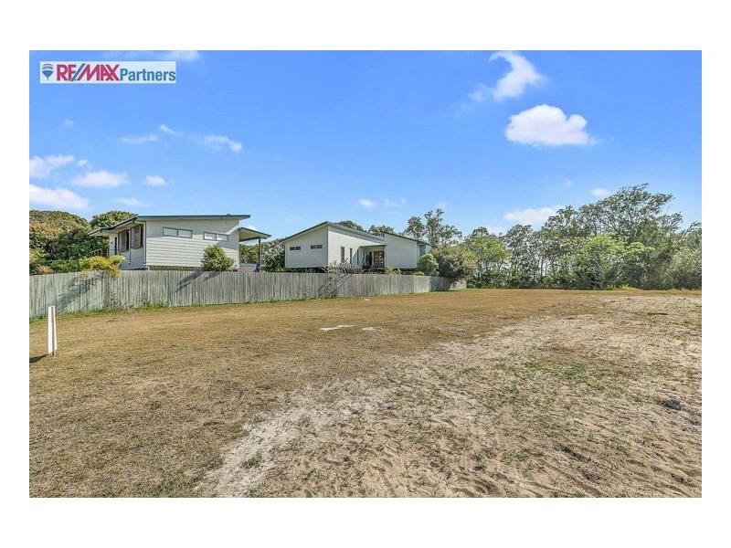 180 Kingfisher Pde, Toogoom QLD 4655