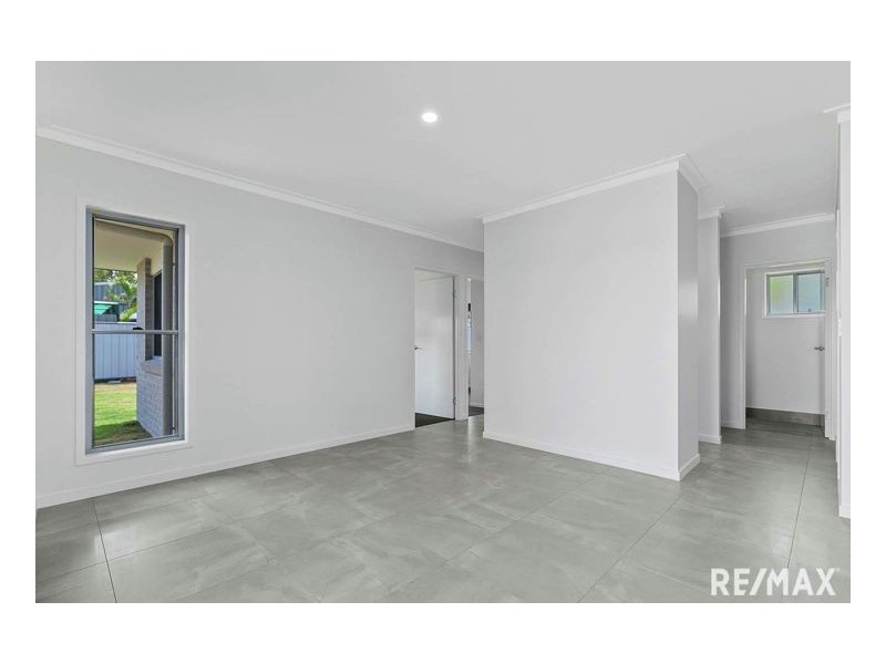 100 Boundary Rd, Urangan QLD 4655