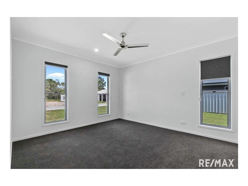 100 Boundary Rd, Urangan QLD 4655