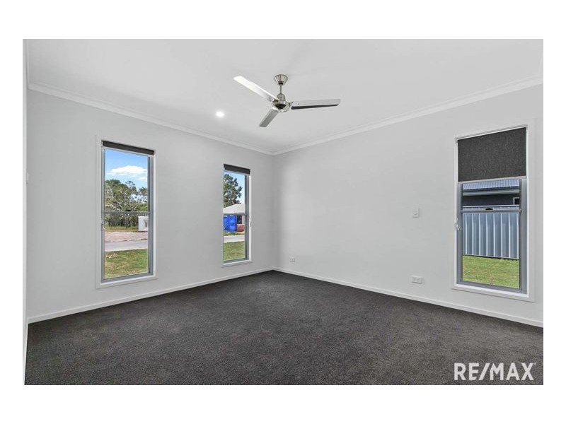100 Boundary Rd, Urangan QLD 4655