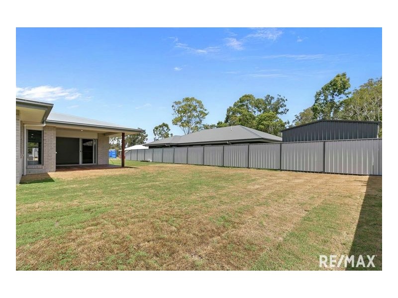 100 Boundary Rd, Urangan QLD 4655