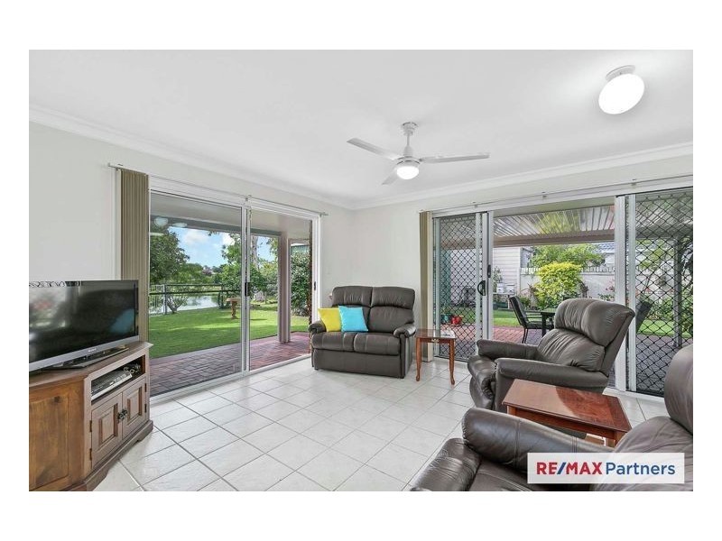 23 Lido Parade, Urangan QLD 4655