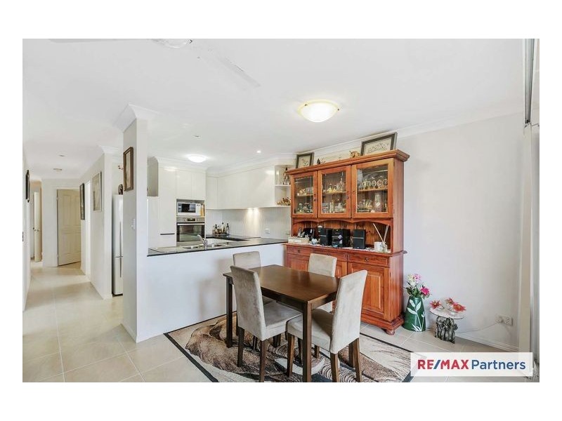 2/1 Ibis Blvd, Eli Waters QLD 4655