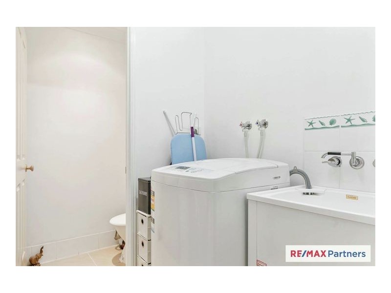 2/1 Ibis Blvd, Eli Waters QLD 4655