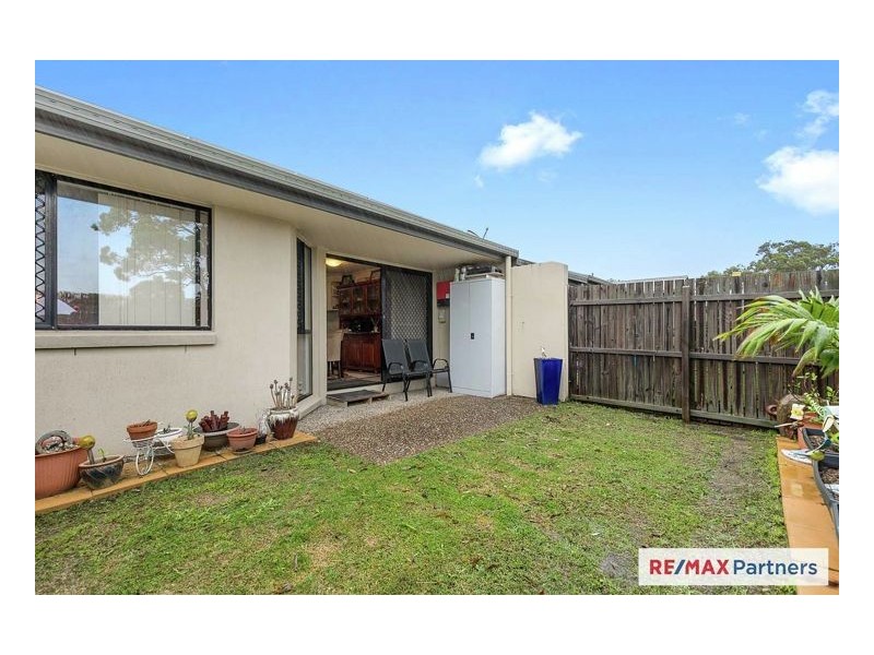 2/1 Ibis Blvd, Eli Waters QLD 4655