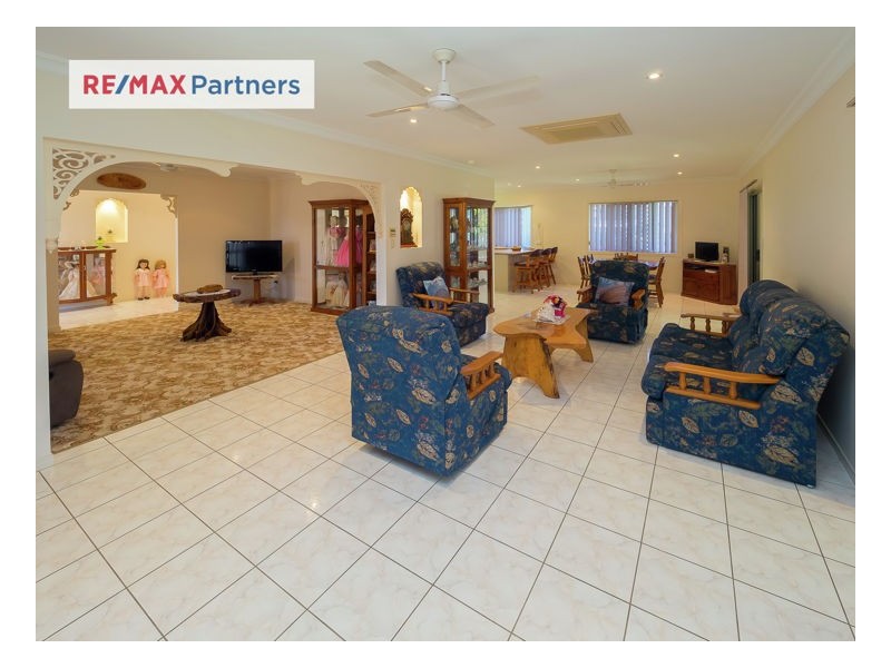 29 Bayrise Drive, Urangan QLD 4655