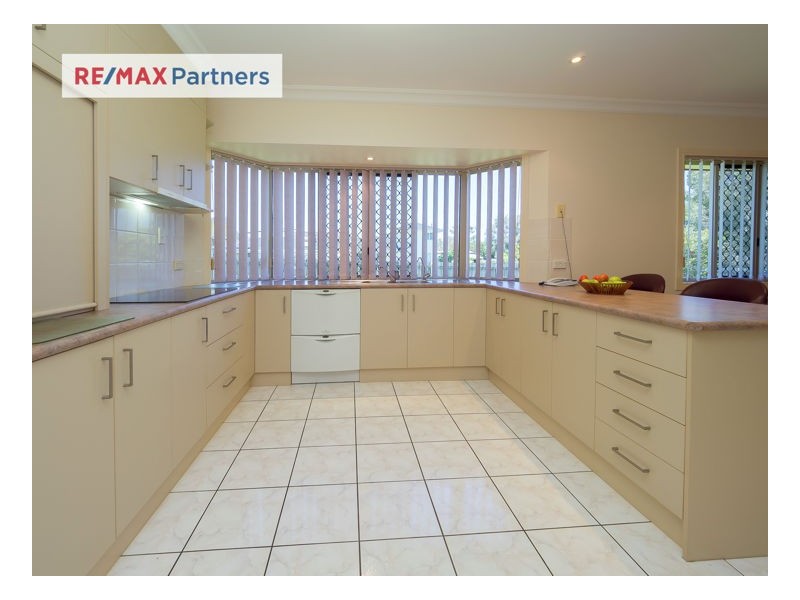 29 Bayrise Drive, Urangan QLD 4655