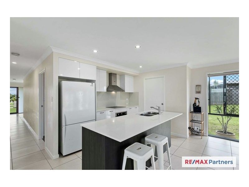 24 Bay Breeze Close, Wondunna QLD 4655