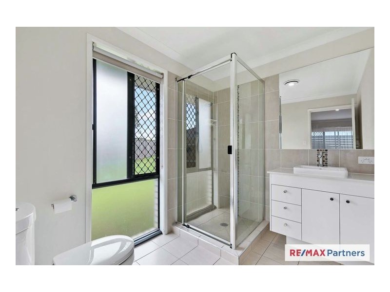 24 Bay Breeze Close, Wondunna QLD 4655