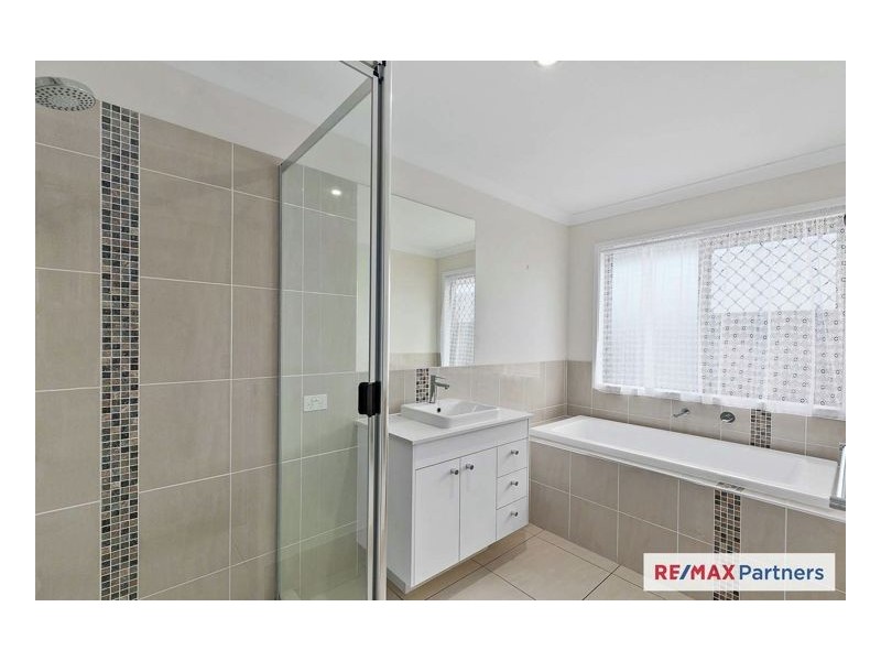 24 Bay Breeze Close, Wondunna QLD 4655