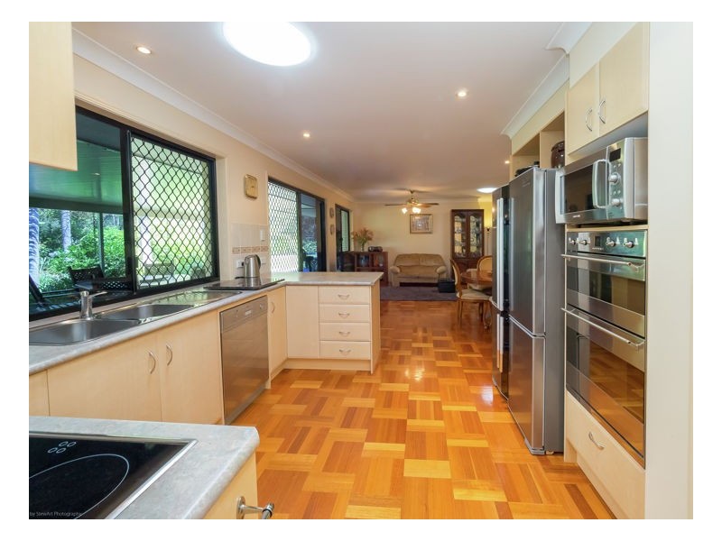 14 San Bromista Court, Urangan QLD 4655