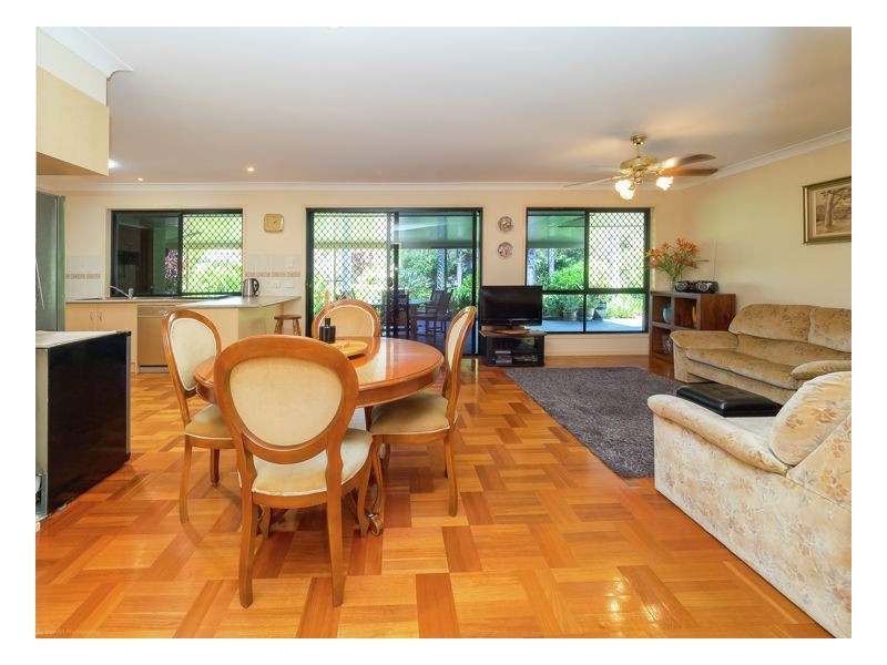 14 San Bromista Court, Urangan QLD 4655