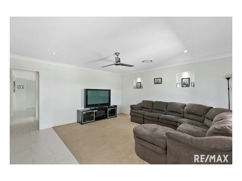 15 Yarrilee Cir, Dundowran QLD 4655