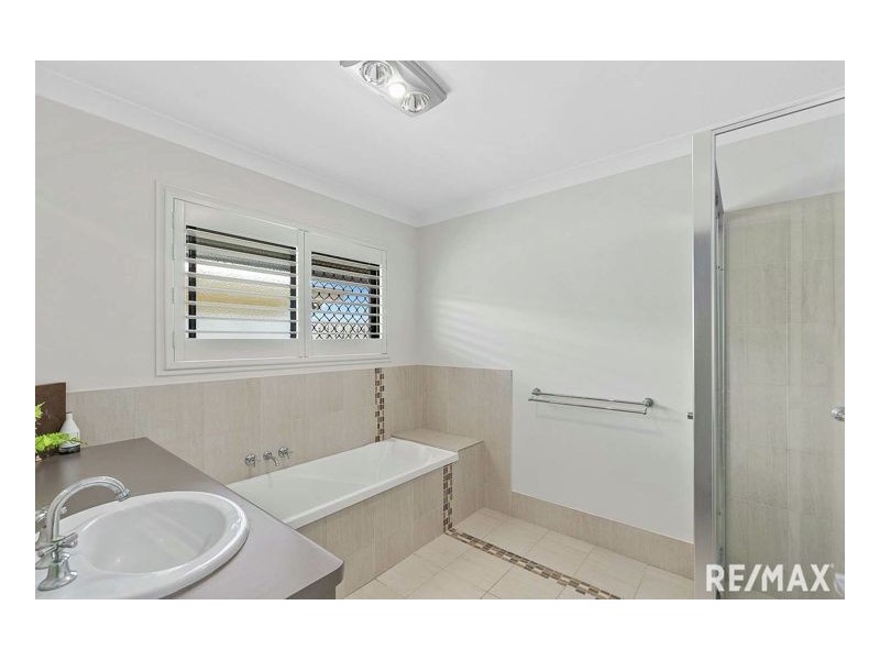 15 Yarrilee Cir, Dundowran QLD 4655