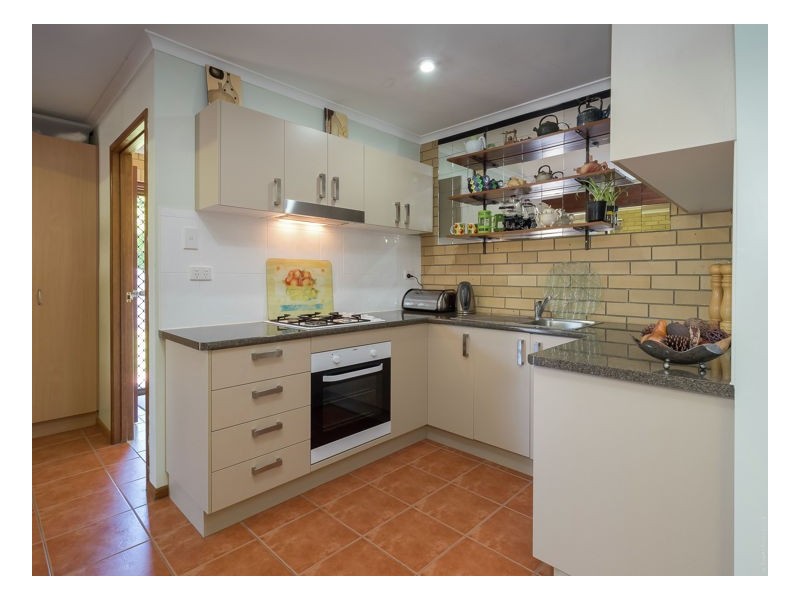 24 Vanda Street, Urangan QLD 4655