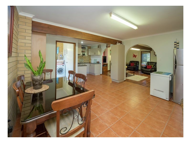 24 Vanda Street, Urangan QLD 4655