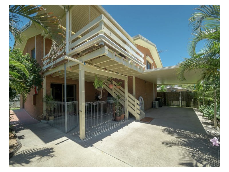 24 Vanda Street, Urangan QLD 4655
