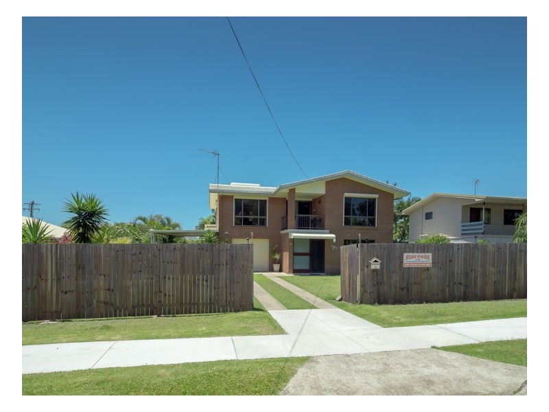 24 Vanda Street, Urangan QLD 4655