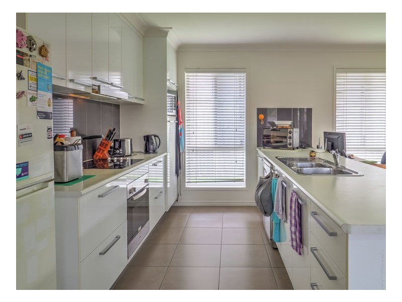13 Daintree Drive, Urangan QLD 4655