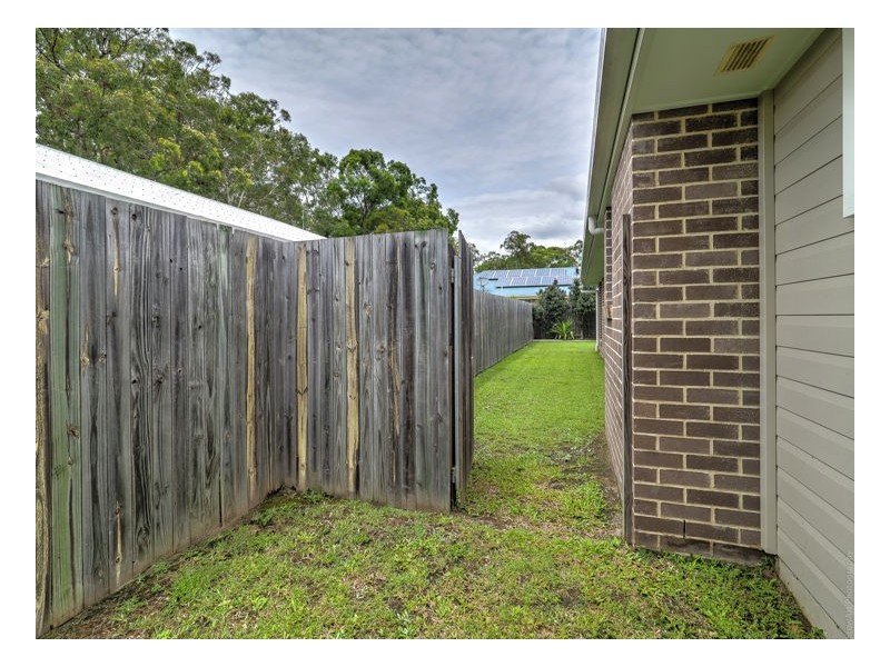 13 Daintree Drive, Urangan QLD 4655