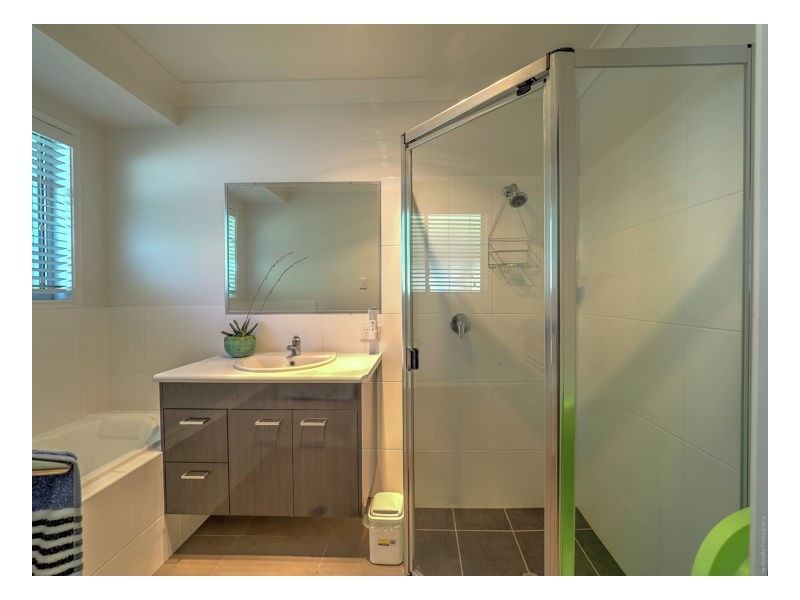15 Daintree Drive, Urangan QLD 4655