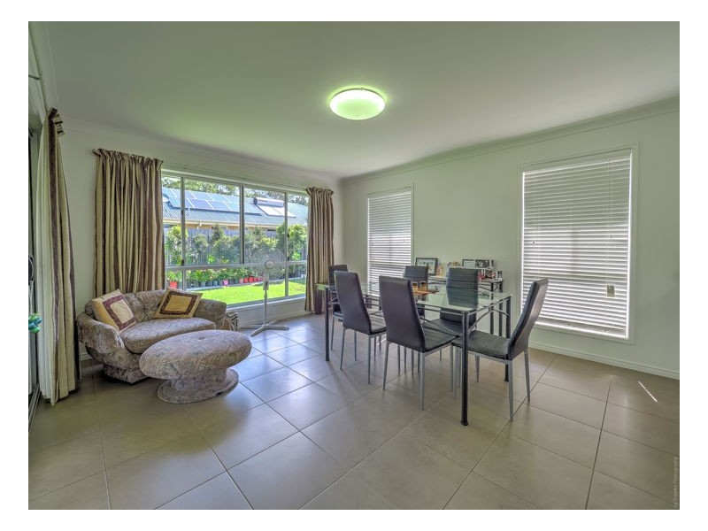 15 Daintree Drive, Urangan QLD 4655