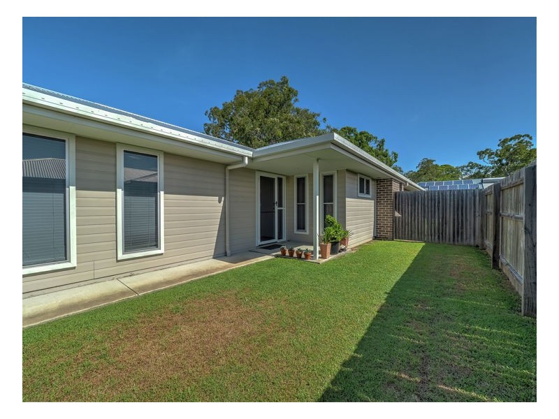 15 Daintree Drive, Urangan QLD 4655