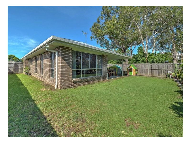 15 Daintree Drive, Urangan QLD 4655
