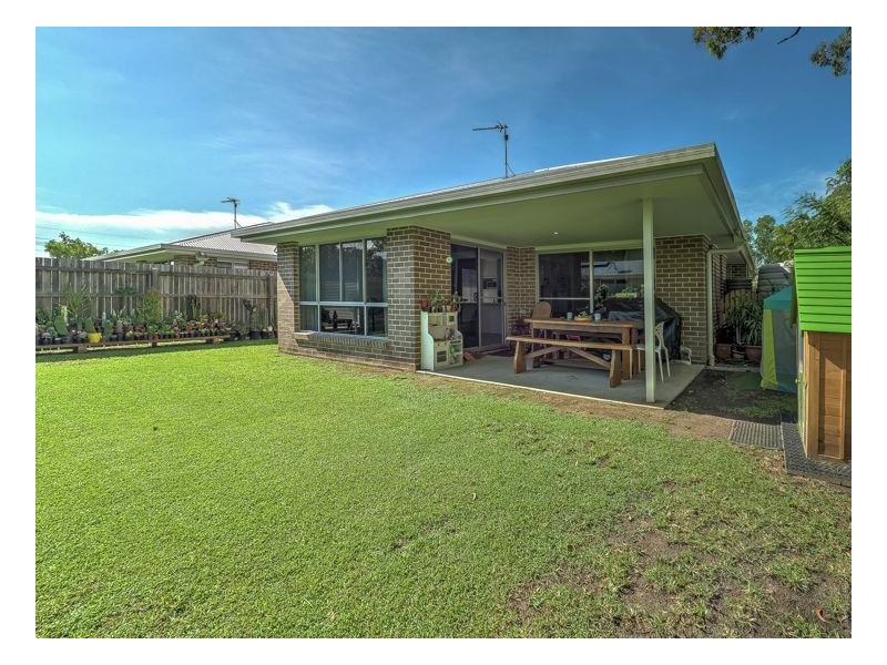 15 Daintree Drive, Urangan QLD 4655