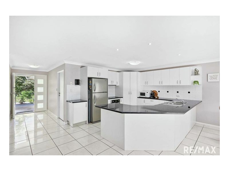 67 Samarai Drive, Nikenbah QLD 4655