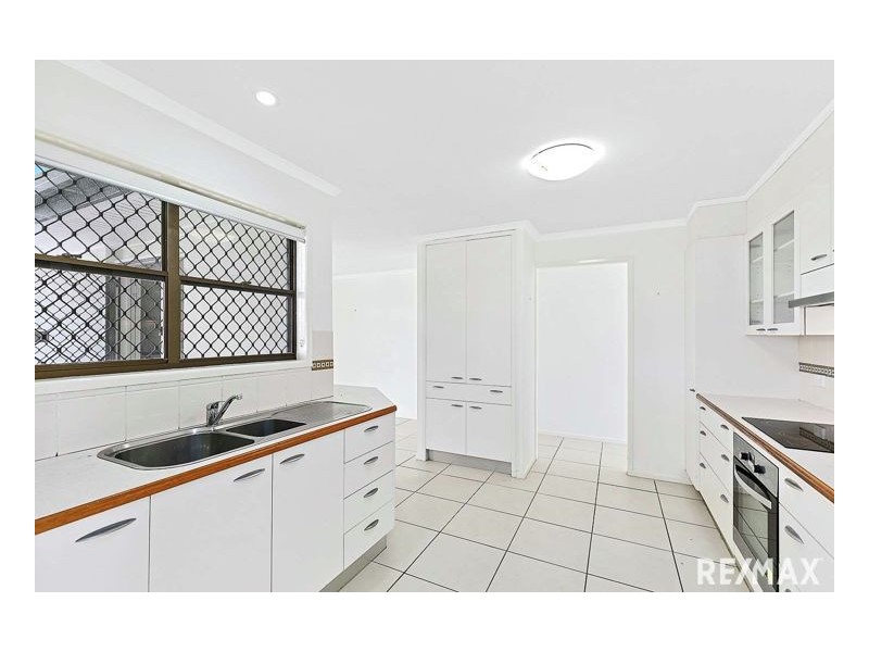 25 Cato Court, Torquay QLD 4655