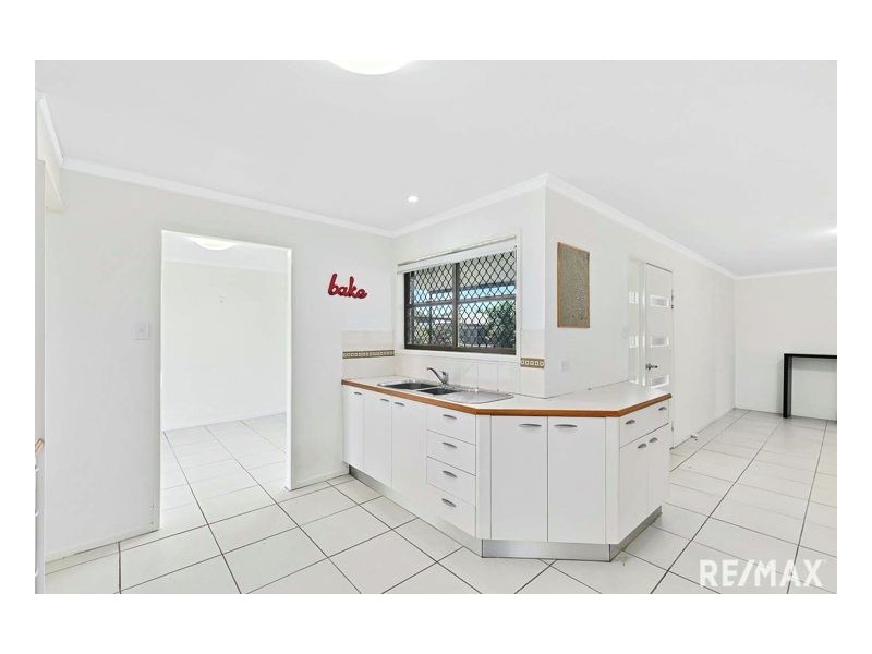 25 Cato Court, Torquay QLD 4655