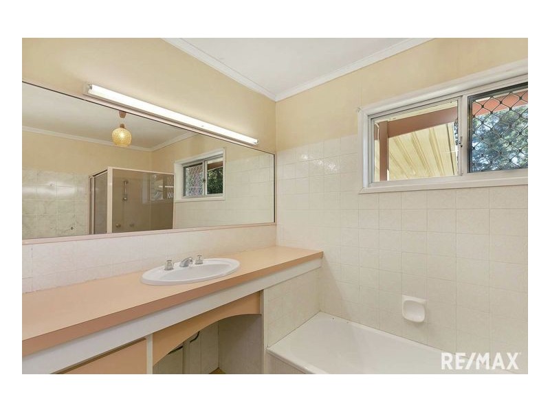 21 Corfield Street, Point Vernon QLD 4655